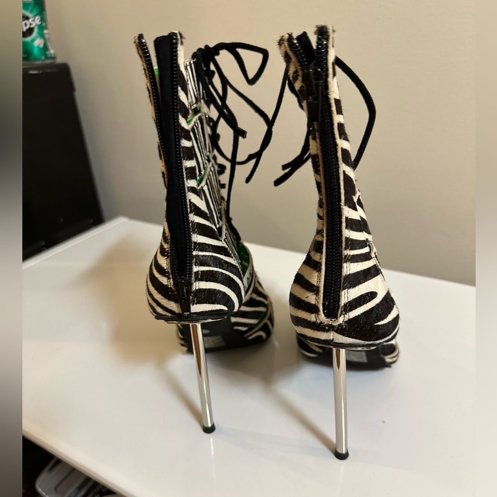 Jeffery Campbell dominion pointed shoe NWB - Picture 2 of 4